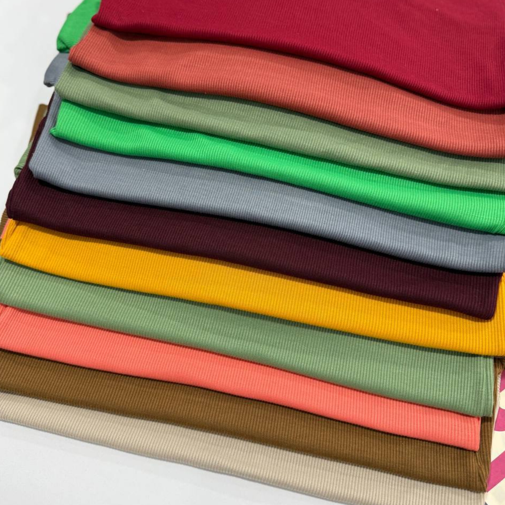 بلوز استین فینگر یقه اشکی (پک 5 عددی)