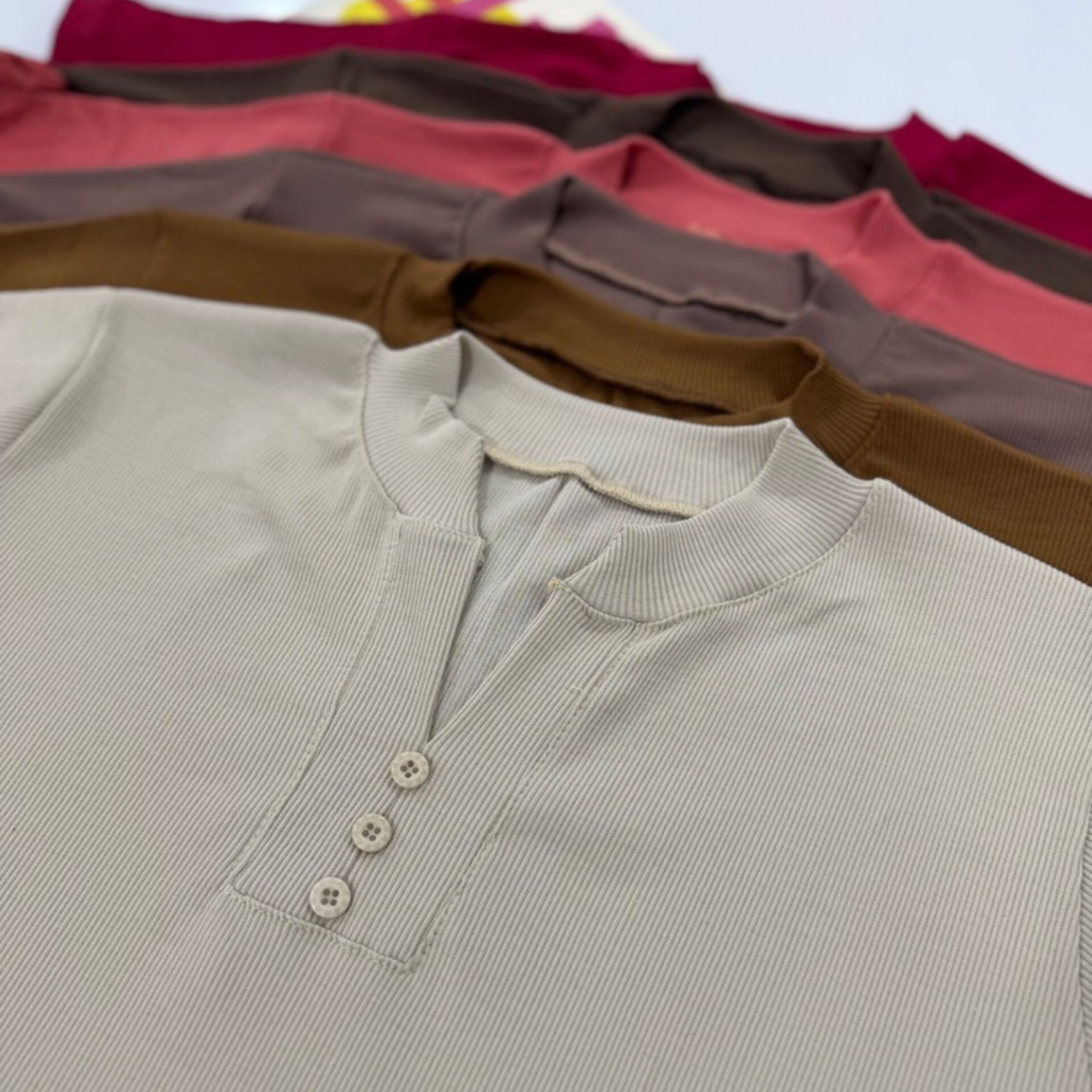 تیشرت یقه ۳ دکمه قاپک دار (پک 6 عددی)