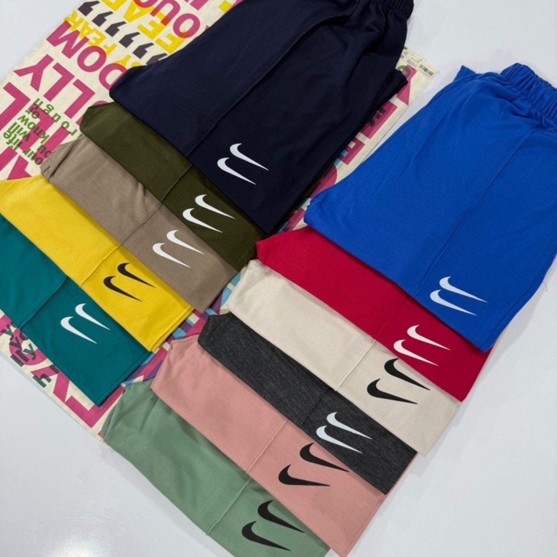 بلوزشلوار خط اتو چاپ دونایک (پک 5 عددی)